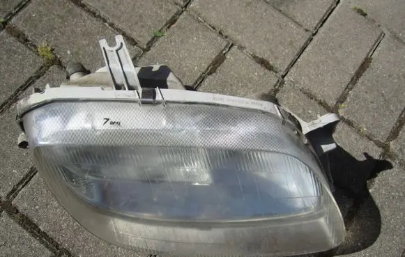 Mazda 323 Headlight/headlamp 11061703