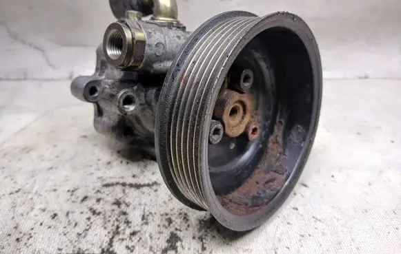 Volkswagen PASSAT B5 Power steering pump 1J0422154B