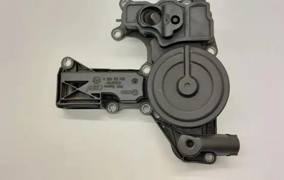 Audi A4 S4 B8 8K Oil breather separator 06H103495A