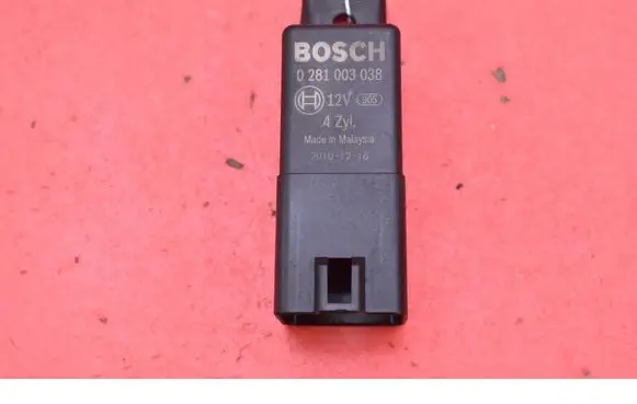 Skoda Octavia Mk2 (1Z) Glow plug 038907281D