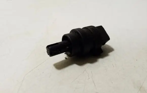 Volkswagen PASSAT B4 Intake air temperature sensor 028906081