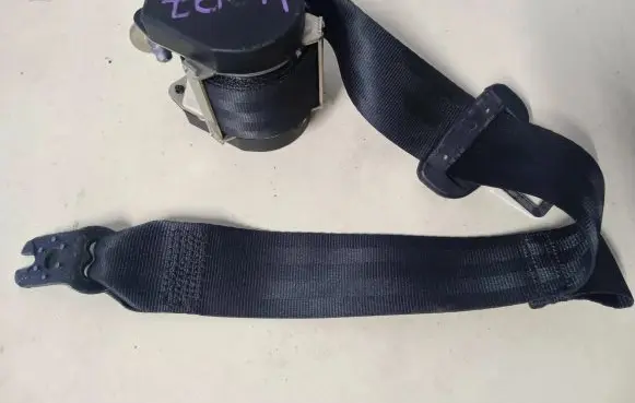 Volkswagen Golf VII Rear seatbelt 5G0857805RAA