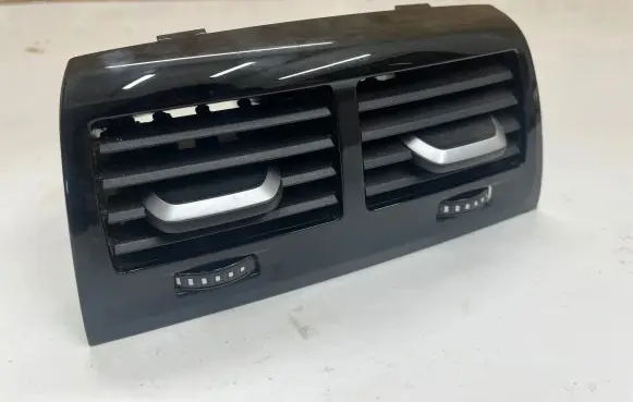 BMW M5 F90 Rear air vent grill 