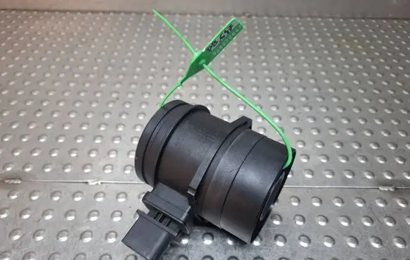 BMW 1 E81 E87 Mass air flow meter S26372647 7788743