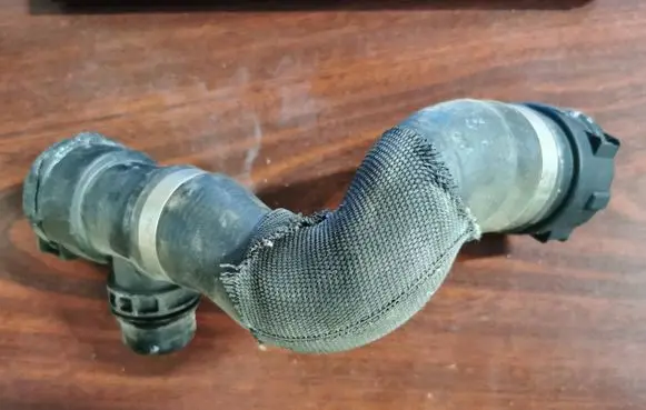 Mercedes-Benz E W213 Coolant pipe/hose A2135006600