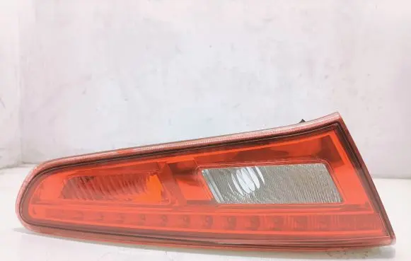 Alfa Romeo Giulietta Tailgate rear/tail lights 50531133