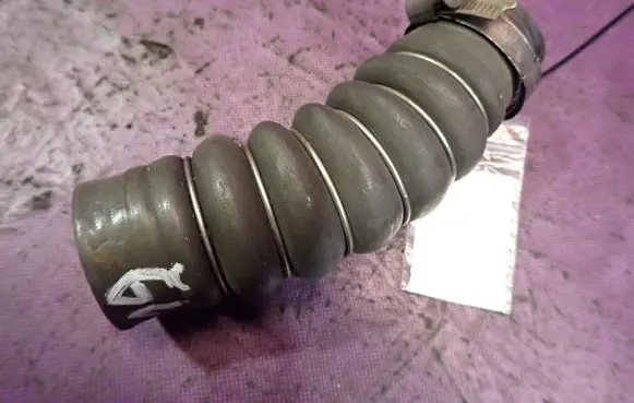 Renault Clio III Intercooler hose/pipe 