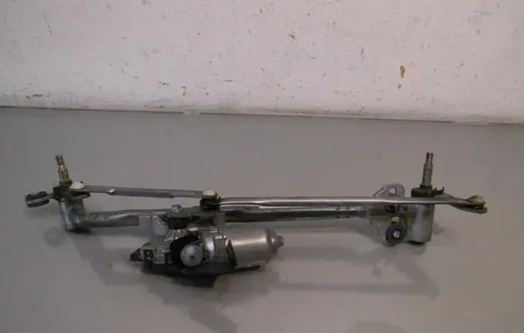 BMW X5 F15 Front wiper linkage and motor