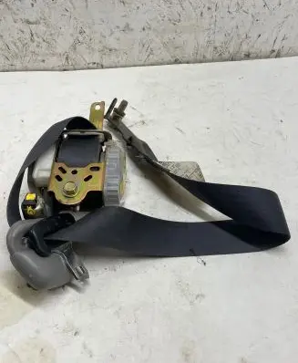 Subaru Forester SG Front seatbelt H074101 R1320