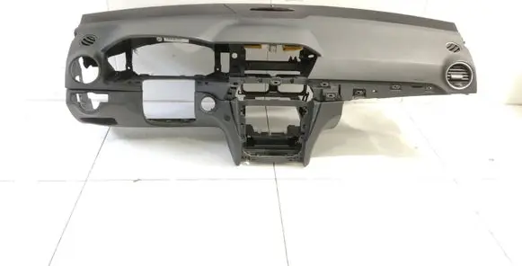 Mercedes-Benz C W204 Dashboard 2046805787 A2078320045