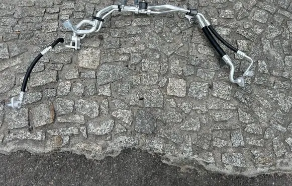 Peugeot 308 Air conditioning (A/C) pipe/hose 9834116280