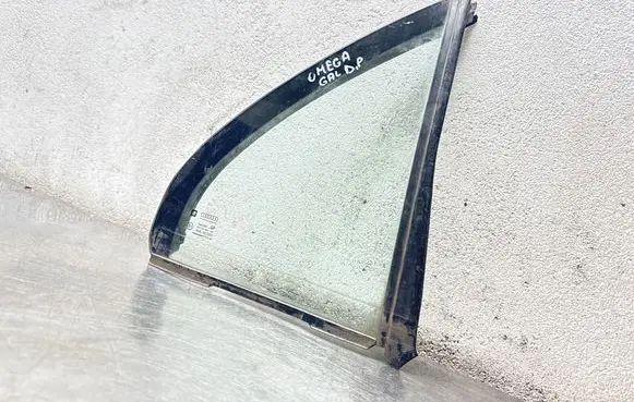 Opel Omega B2 Rear vent window glass 43R001025 DOT222M14AS2