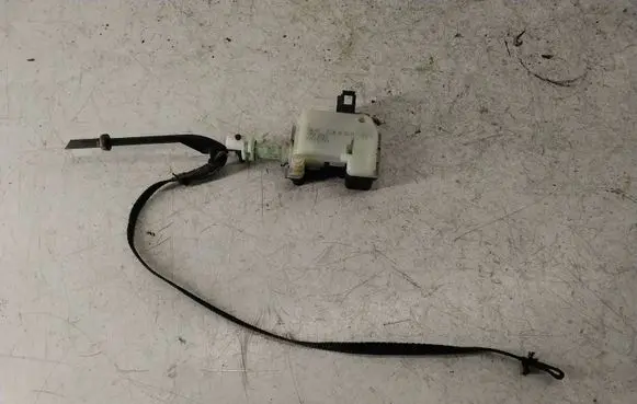 Toyota Avensis T250 Fuel tank cap lock motor 7703005011