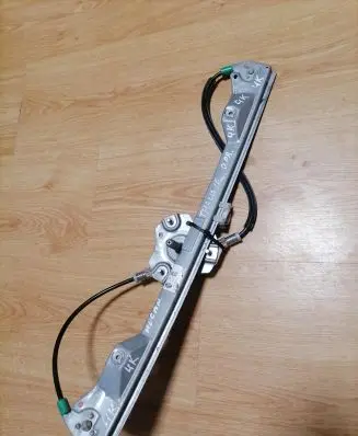 Renault Thalia II Front door manual window regulator 7700434709
