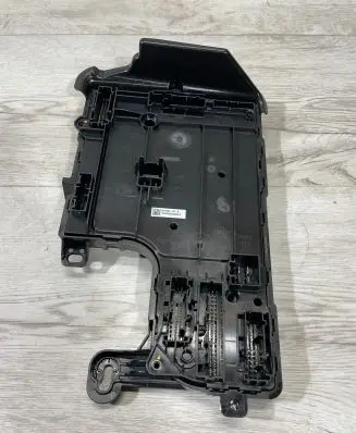 Tesla Model 3 Comfort/convenience module 156745500B 9202522006LZ Tesla3