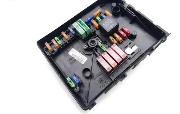 Skoda Octavia Mk2 (1Z) Fuse module 1K0937125A