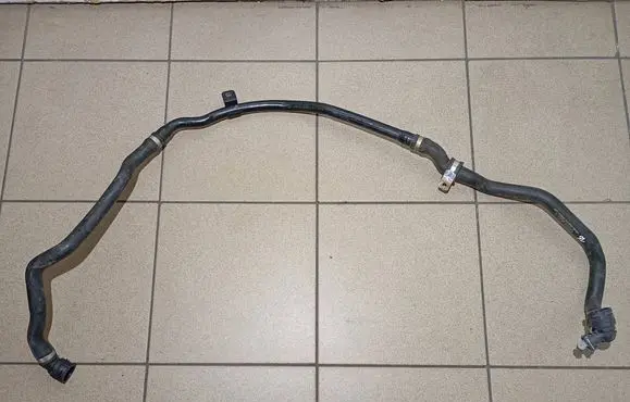 Mercedes-Benz S W222 Engine coolant pipe/hose A2225006900