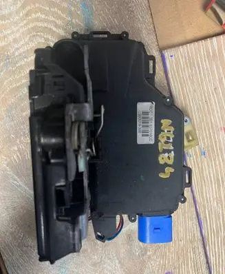 Skoda Octavia Mk1 (1U) Front door lock 3B1837016CC 993019300