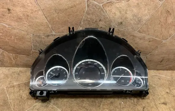 Mercedes-Benz E W212 Speedometer (instrument cluster) A2129023402
