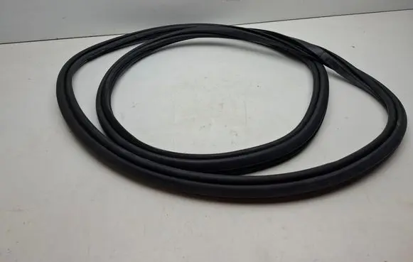 Volvo V60 Rear door rubber seal (on body) 