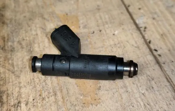 Chrysler LHS Fuel injector 04591308