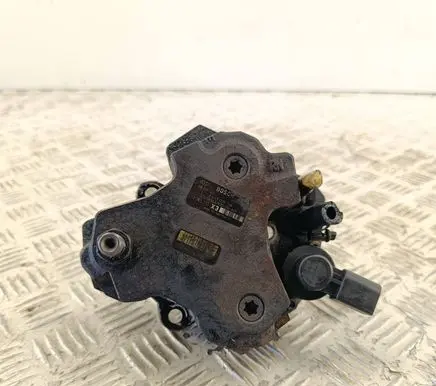 BMW X5 E70 Fuel injection high pressure pump 7798333