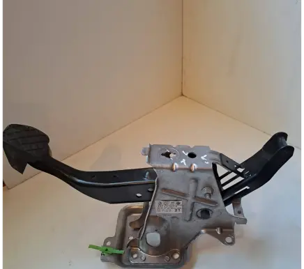Volkswagen Caddy Brake pedal 1T1721057P