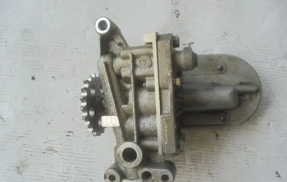 Peugeot 207 Oil pump 9655464980