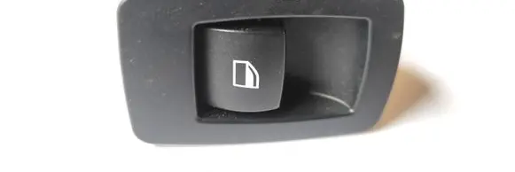 BMW 1 E81 E87 Electric window control switch 6945874