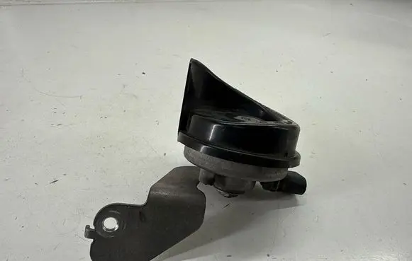 BMW 6 F06 Gran coupe Horn signal 61337284482 7284482