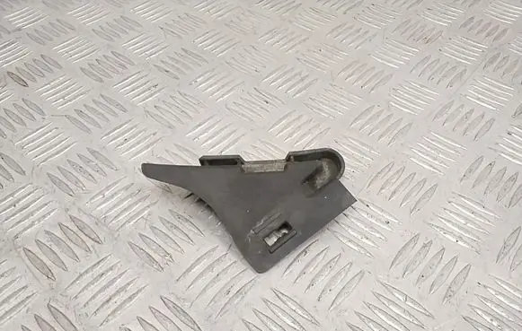 Mercedes-Benz E W212 Front bumper mounting bracket A2128851024