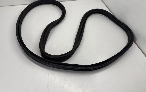 Ford Mustang VI Trunk rubber seal (body) FR3B63438A