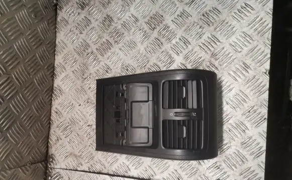 Volkswagen PASSAT B6 Rear air vent grill 3c0864298bb
