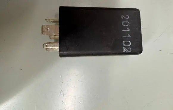 Volkswagen PASSAT B6 Other relay 3B0963513 898984000 BG116