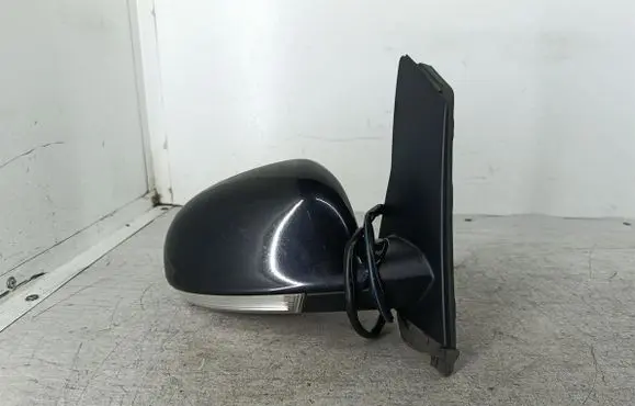 Volkswagen Golf Plus Front door electric wing mirror 