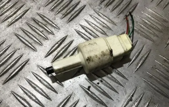 Toyota Avensis T250 Brake pedal sensor switch