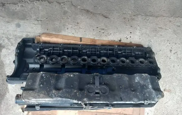 BMW 5 E60 E61 Rocker cam cover