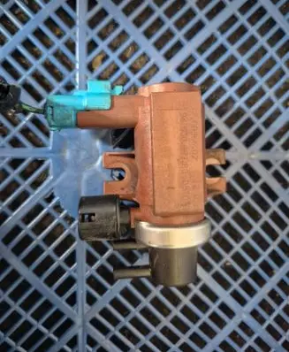 Ford C-MAX I Turbo solenoid valve 70096602