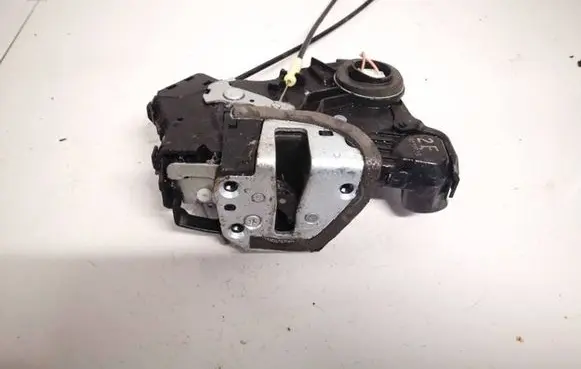 Toyota Urban Cruiser (XP110) Front door lock