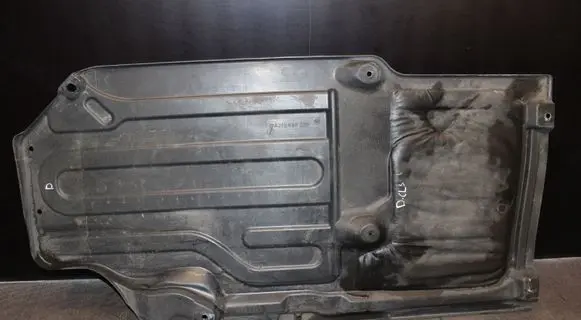 Center/middle under tray cover