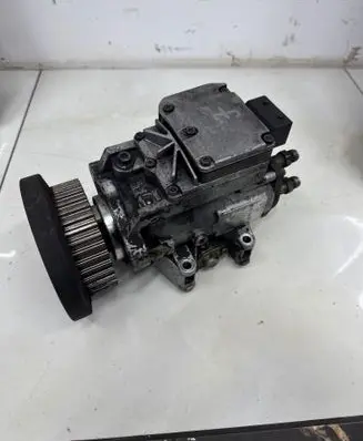Audi A4 S4 B6 8E 8H Fuel injection high pressure pump 059130106J