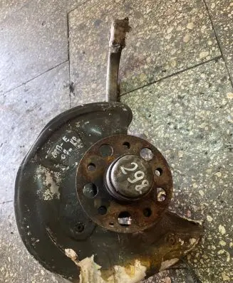 Mercedes-Benz E W211 Front wheel hub