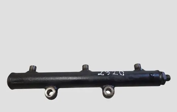 Jaguar XF X250 Fuel main line pipe A2C20001291 5WS40130