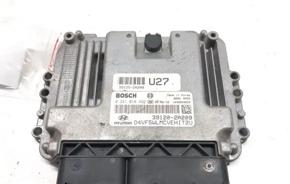 Hyundai i40 Engine control unit/module ECU 39120-2A209