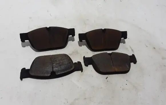 Volvo XC90 Brake pads (front) 31665288
