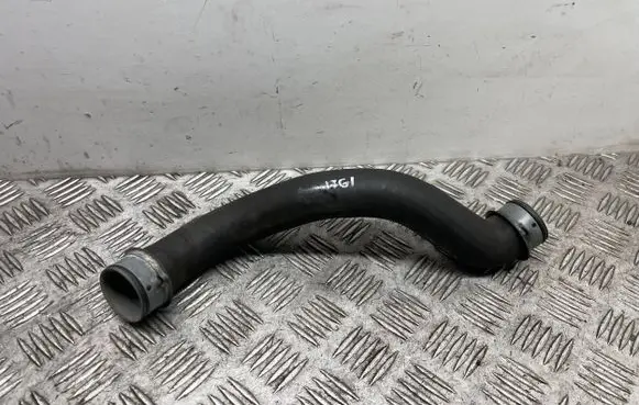 Mercedes-Benz C W204 Engine coolant pipe/hose A2045011582