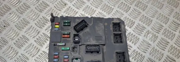 Peugeot Partner Comfort/convenience module 9657999880 BSIE0300