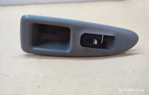 KIA Magentis Electric window control switch 935802G500