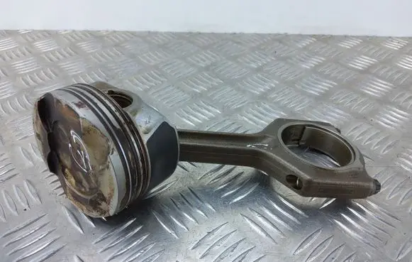 BMW 5 F10 F11 Piston with connecting rod 7846593