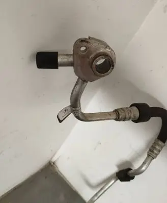 Mercedes-Benz GL X166 Air conditioning (A/C) pipe/hose A1668305400